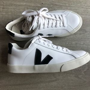 NWOB Veja Esplar Sneakers -Size 36